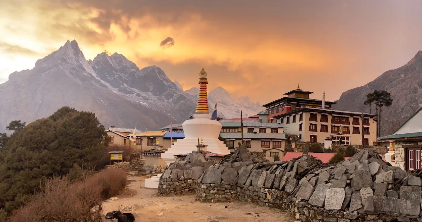 <span> Day 4</span>Trek to Tengboche – Visit ancient monastery